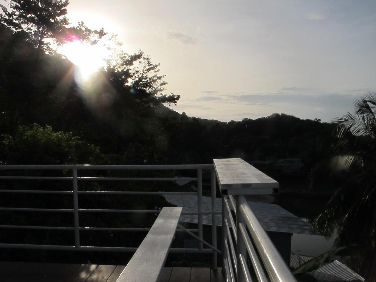 Uphill cabaña Islas Phi Phi Exterior foto